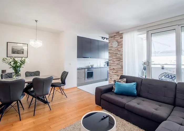 Apartment Montesa Zadar With Free Parking And Balcony