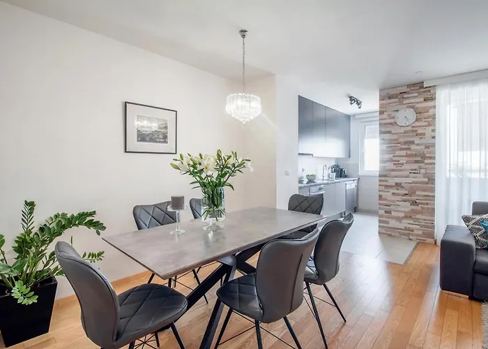 Apartment Montesa Zadar With Free Parking And Balcony