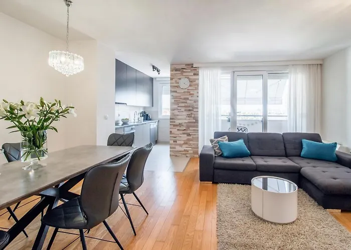 Apartment Montesa Zadar With Free Parking And Balcony