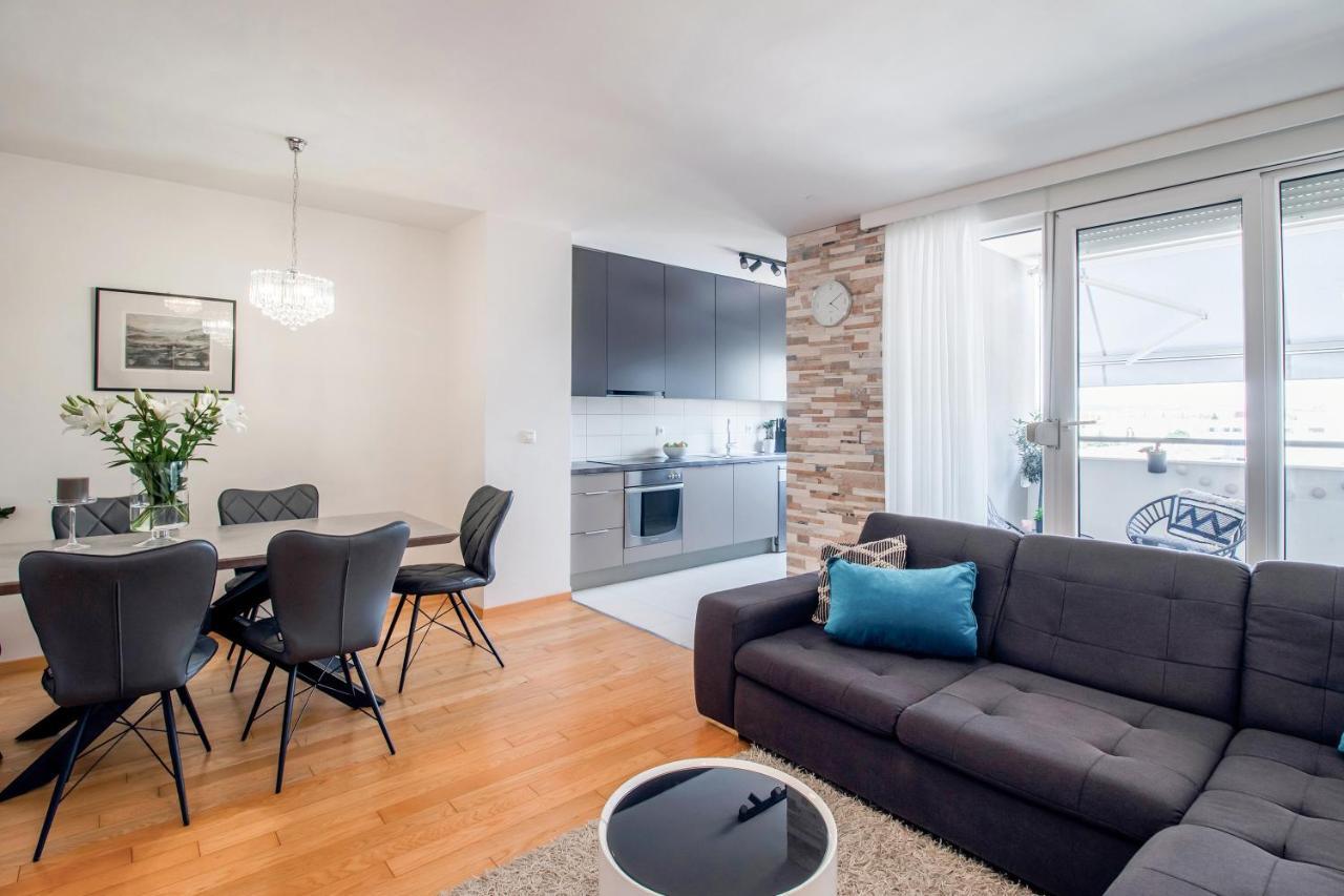 Apartman Montesa With Free Parking And Balcony *