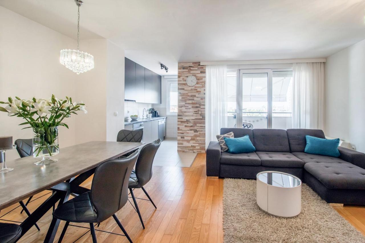 Montesa With Free Parking And Balcony