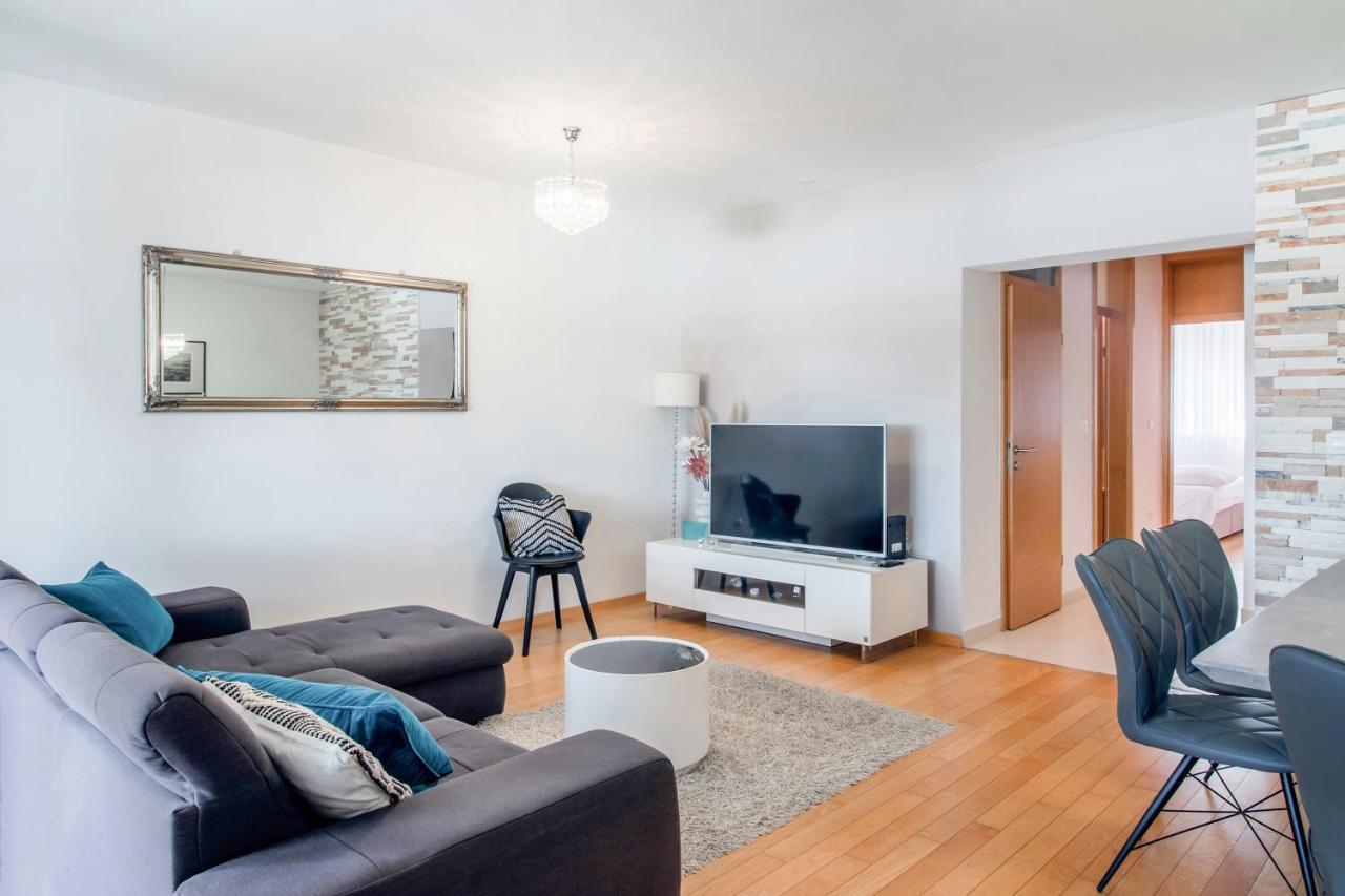 Apartman Montesa With Free Parking And Balcony