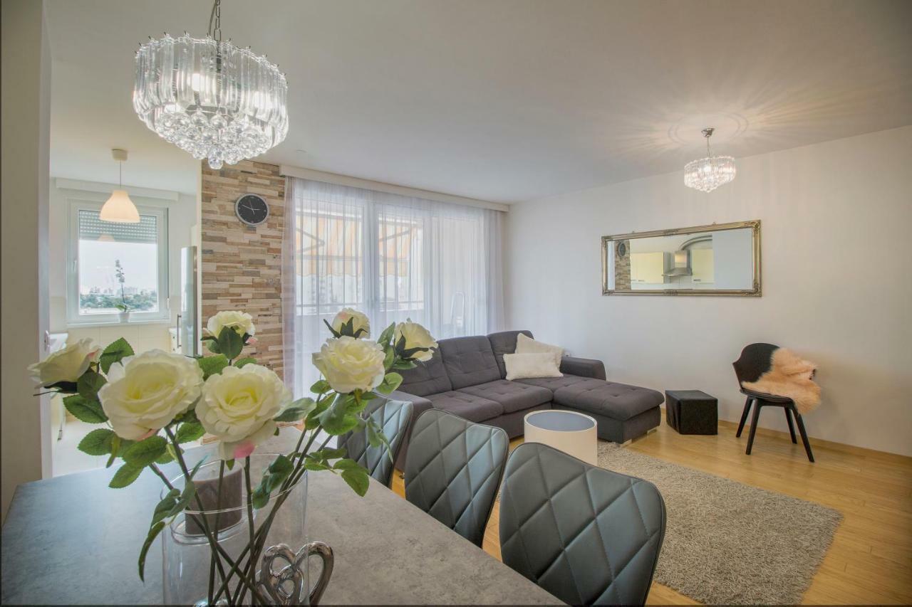 Apartman Montesa With Free Parking And Balcony *