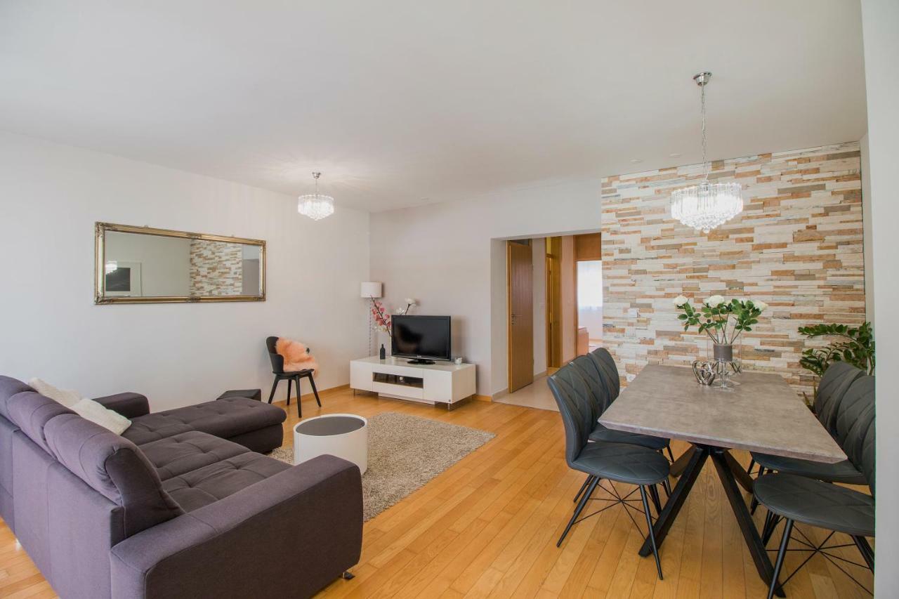 Montesa With Free Parking And Balcony